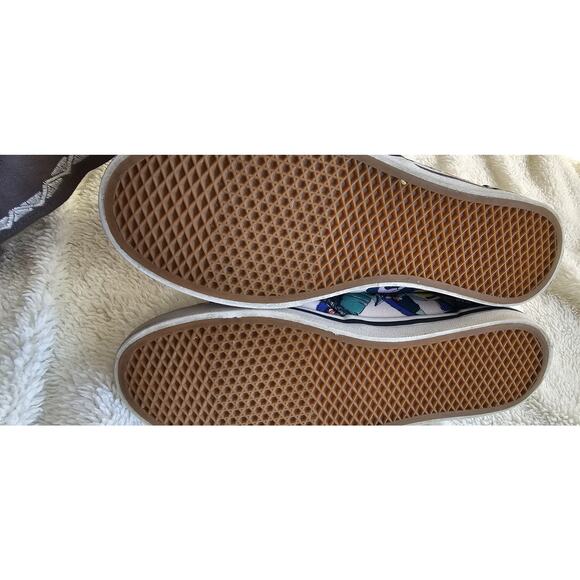 Vans Authentic Low‎ Pro Women’s Size 6 M Tropical Flowers Parrot Canvas Sneakers - Picture 4 of 6